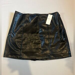 Abercrombie & Fitch Vegan Leather Mini Skort, Women’s M, Black, New With Tags 🔖